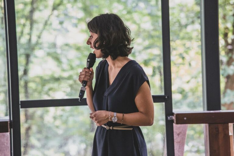 " ..Man merkt sofort, wie viel Freude und Begeisterung sie für ihre Arbeit empfindet. .." - Sophie & Nils